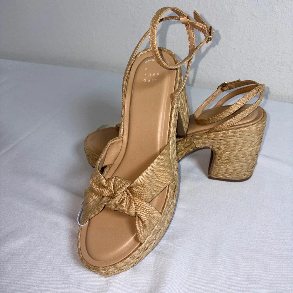 A New Day Platform Sandals 11 Tan New Woven Straw Knotted Block Heel Espadrille